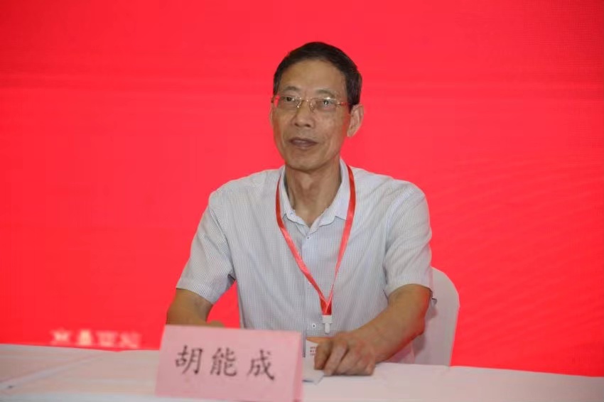 胡能成.jpg