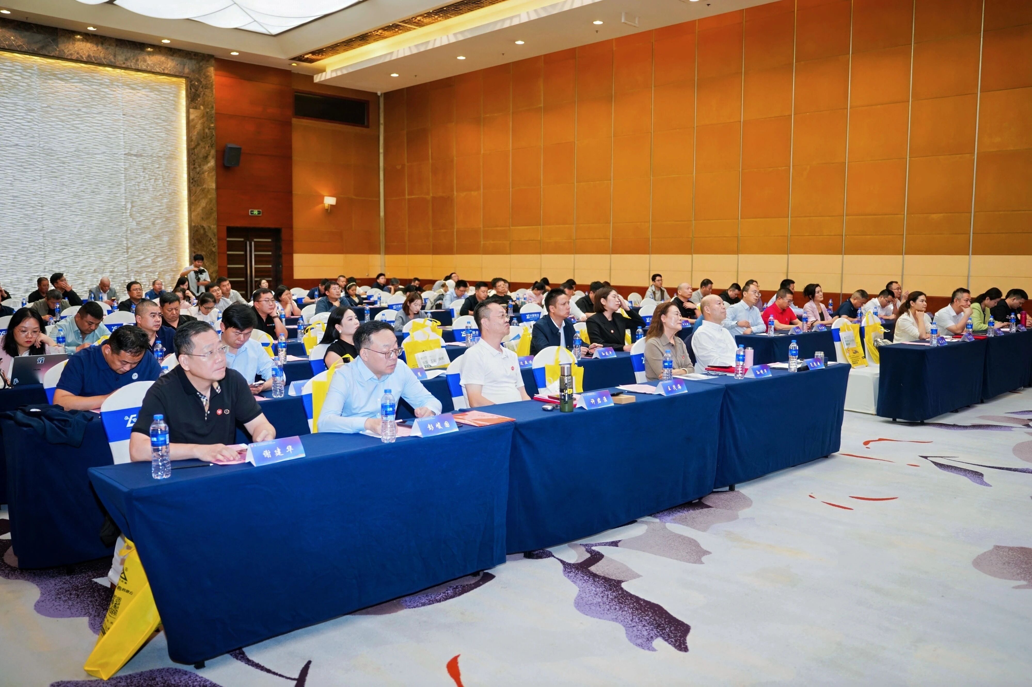 1761015670299744.jpg 交流会.jpg