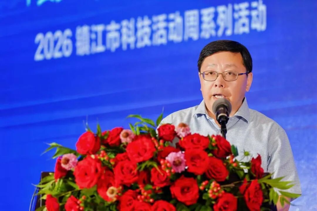 周翔.jpg